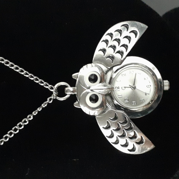 🟢 SALE Charming Charlie Silver Tone Owl Watch Pendant - Picture 3 of 5
